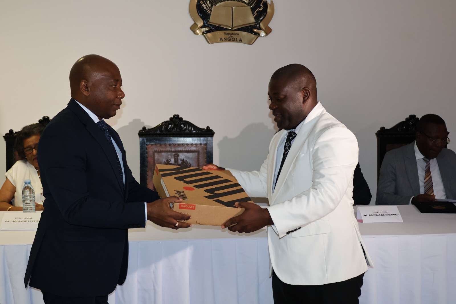 CSMJ INICIA ENTREGA DE COMPUTADORES PORTÁTEIS AOS JUÍZES DE DIREITO